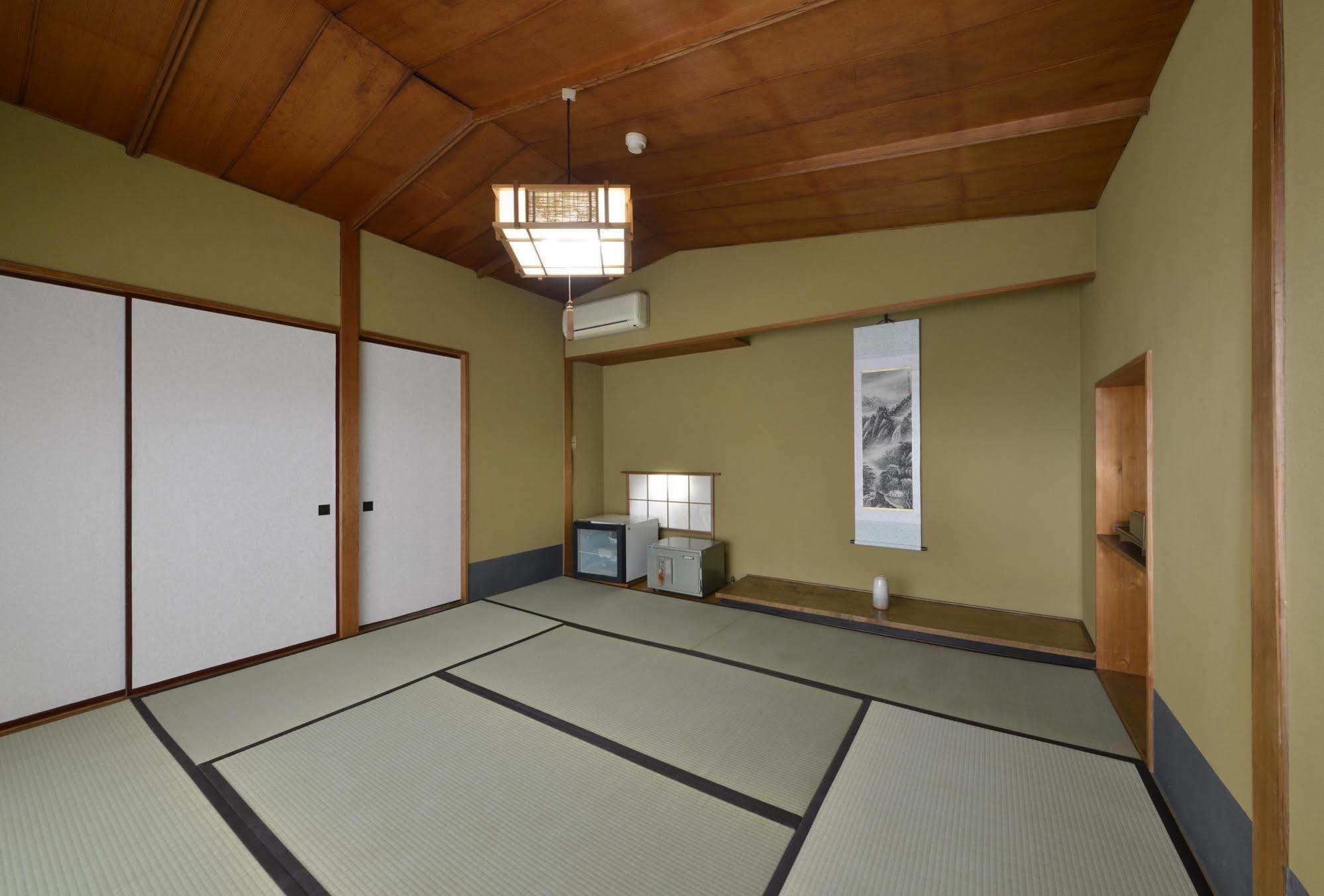 Zen Hostel Yamanouchi  Eksteriør billede